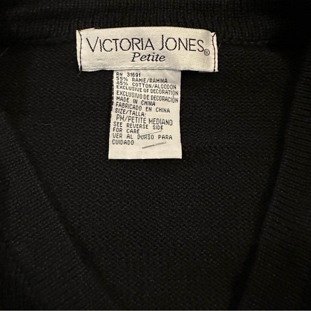 Victoria Jones Petite women’s Medium black Christmas cardigan - Picture 3 of 4